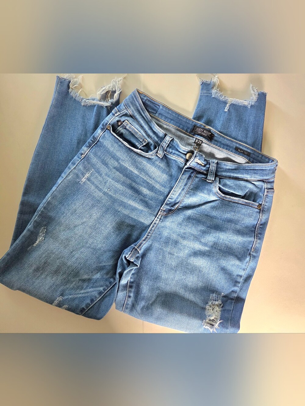 Judy Blue Mid Rise Shark Bite Frey Hem Slim Fit Distressed Jeans 9/29 JB82403DK